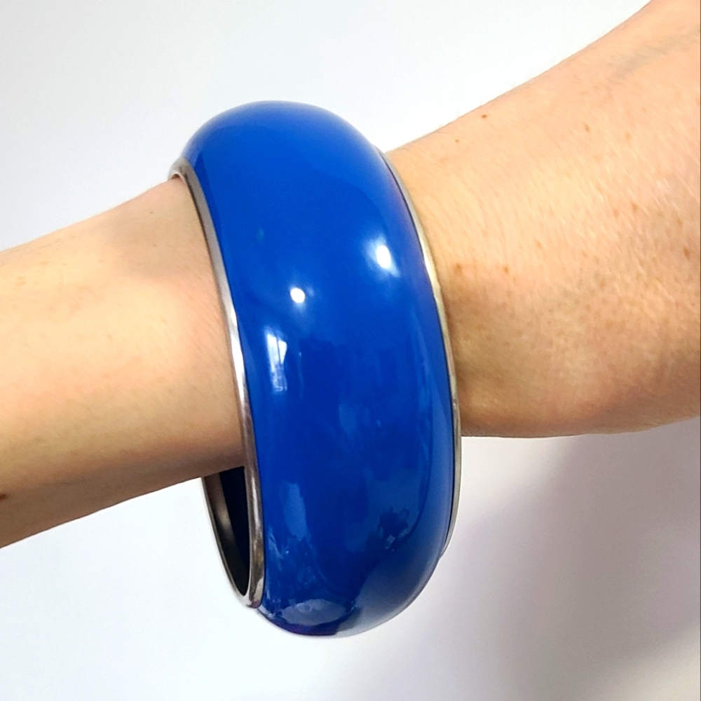 Vintage Bold Blue Bangle Bracelet